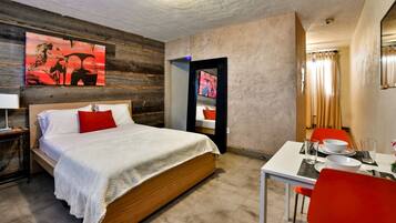 1 bedroom, desk, iron/ironing board, WiFi