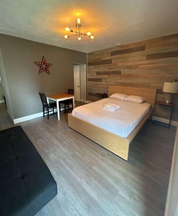 1 bedroom, desk, iron/ironing board, WiFi - ✨Cool, Chic Wynwood Flat ( Full Kitchen) (Miami)