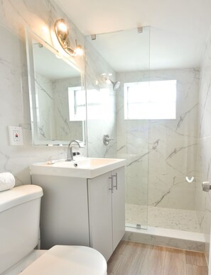Shower, hair dryer, towels - ✨ One Bedroom Chic and Cool - Large (Full Kitchen) (Miami)