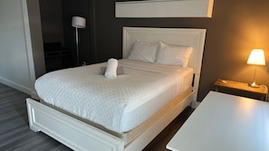 1 bedroom, desk, iron/ironing board, WiFi
