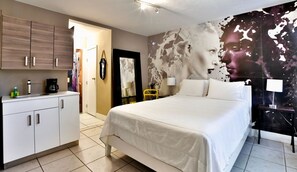 WiFi, bed sheets