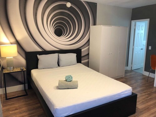 ✨Designer Studio Flat w/Full Kitchen Free Parking