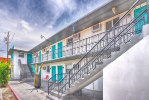 Exterior - ✨Designer Chick Flat w/Full Kitchen (Miami)