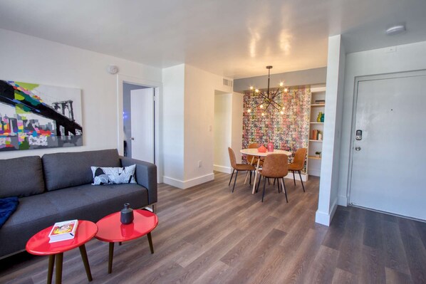 TV - ✨ Amazing Renovated One Bedroom w/Free Parking (Miami)