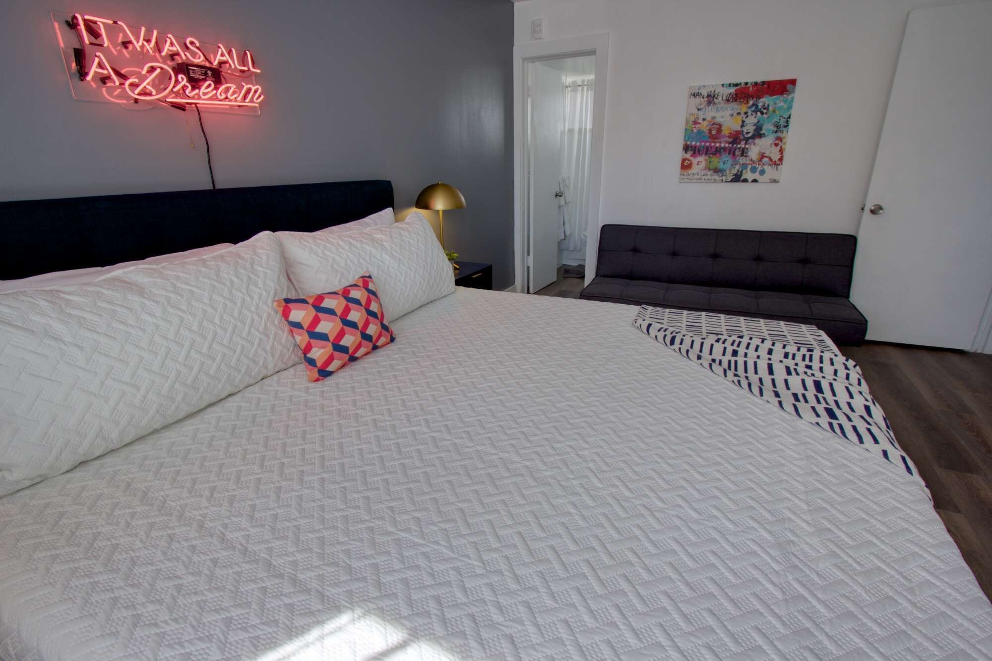 1 habitación, tabla de planchar con plancha, wifi y ropa de cama 