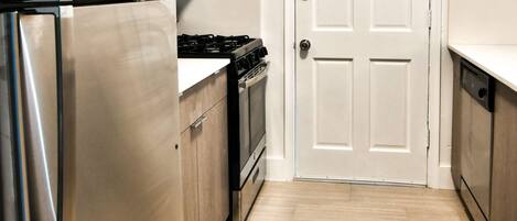 Frigorífic, microones, forn i placa de cuina