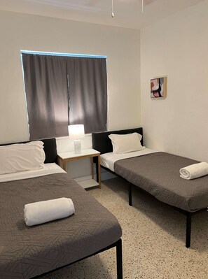2 bedrooms, desk, iron/ironing board, WiFi