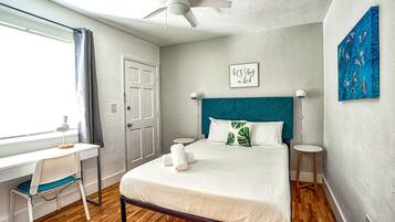 2 bedrooms, desk, iron/ironing board, WiFi