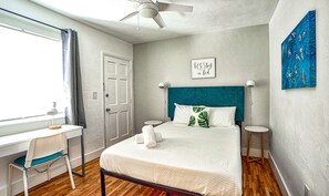 2 bedrooms, desk, iron/ironing board, WiFi