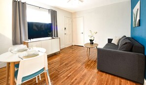 TV - ✨ New Two Bedroom plus Free Parking (Miami)