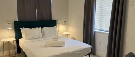 2 Schlafzimmer, Schreibtisch, Bügeleisen/Bügelbrett, WLAN