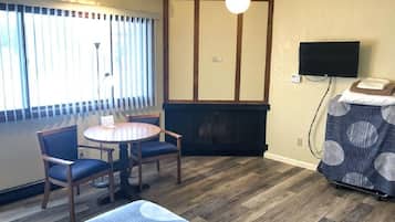 Individually furnished, laptop workspace, free WiFi, bed sheets