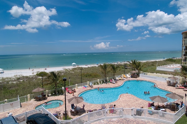 Piscine extérieure, piscine chauffée