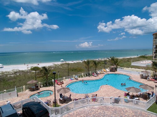Condo on the beach! 2/2 with two pools, cafe and tiki bar! Sunset Vista  Resort