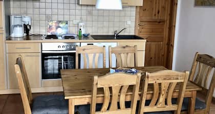 Aalhaus Wustrow apartment to the meadow 900 m to the beach