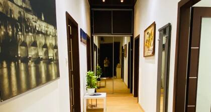 Hotel Apartment in Square Praha 2