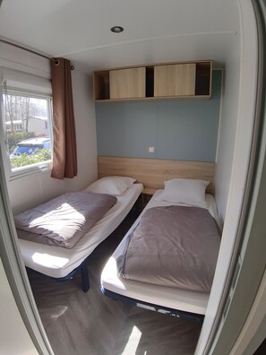 3 bedrooms, iron/ironing board, travel crib, WiFi