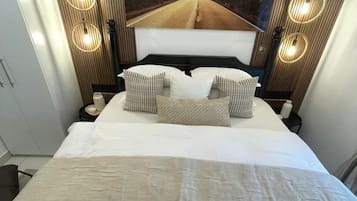 Executive Suite | 2 bedrooms, Egyptian cotton sheets, premium bedding