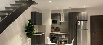 Deluxe Embassy Gardens