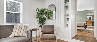 Fenced.Private Bungalow-CLE & BW.Dog Friendly!