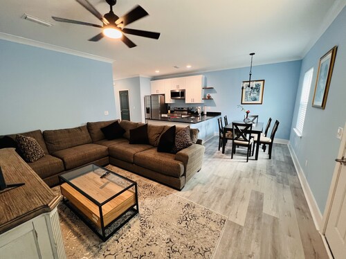 Charming Townhome, 5 min from Sandy Beaches !