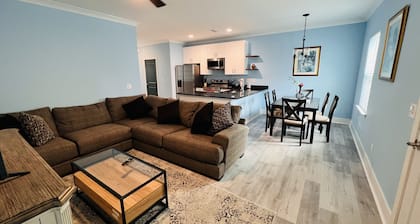 Charming Townhome, 5 min from Sandy Beaches !