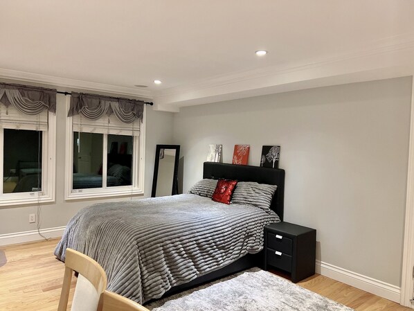 Bureau, fer et planche à repasser, Wi-Fi gratuit, draps fournis