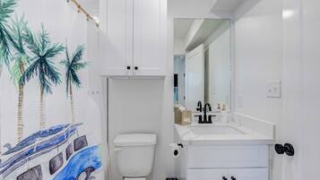 Vasca, asciugacapelli, asciugamani