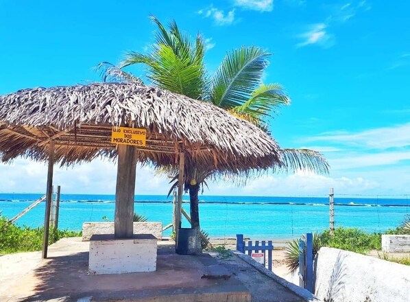 Vista para praia/oceano