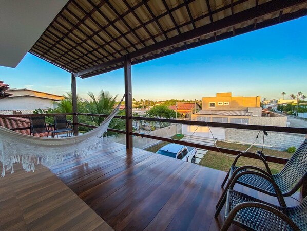 Apartamento standard, 1 cama de casal e sofá-cama, para não fumantes, vista parcial para o oceano | Vista da sacada