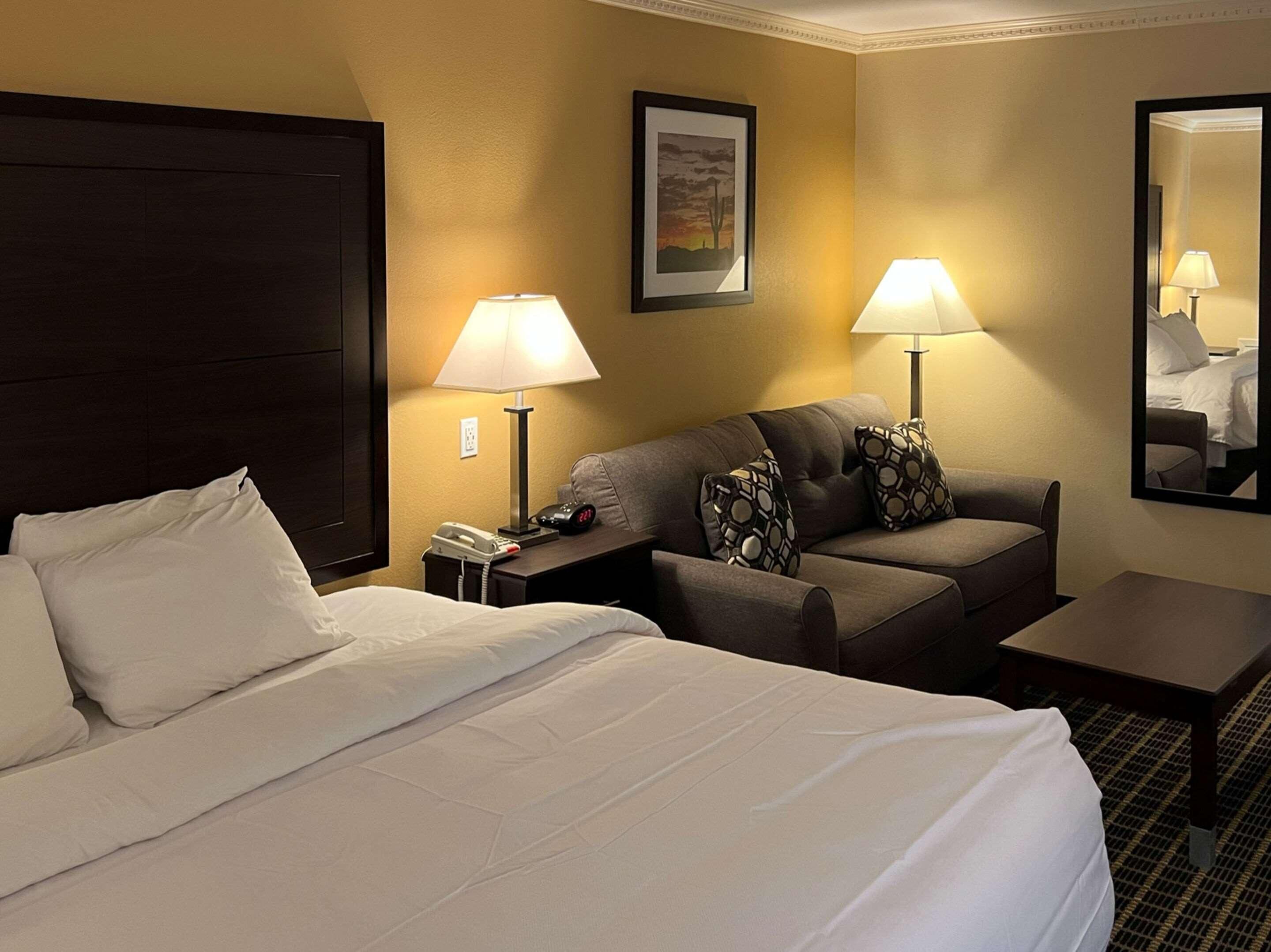Desk, iron/ironing board, free WiFi, bed sheets