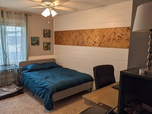 4 bedrooms, desk, iron/ironing board, free WiFi