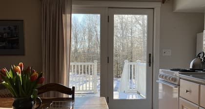 Cozy, private cottage for two