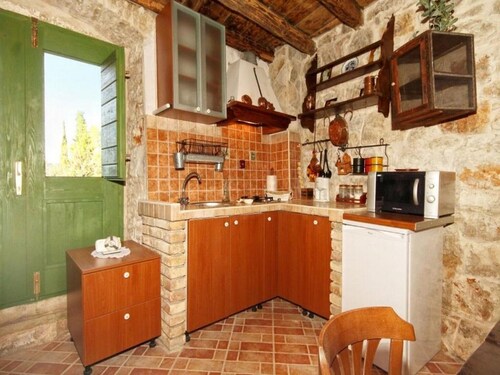 Villa Talež - Four Bedroom Villa with Terrace and Swimming Pool