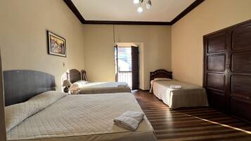 Standard Quadruple Room | Free WiFi, bed sheets