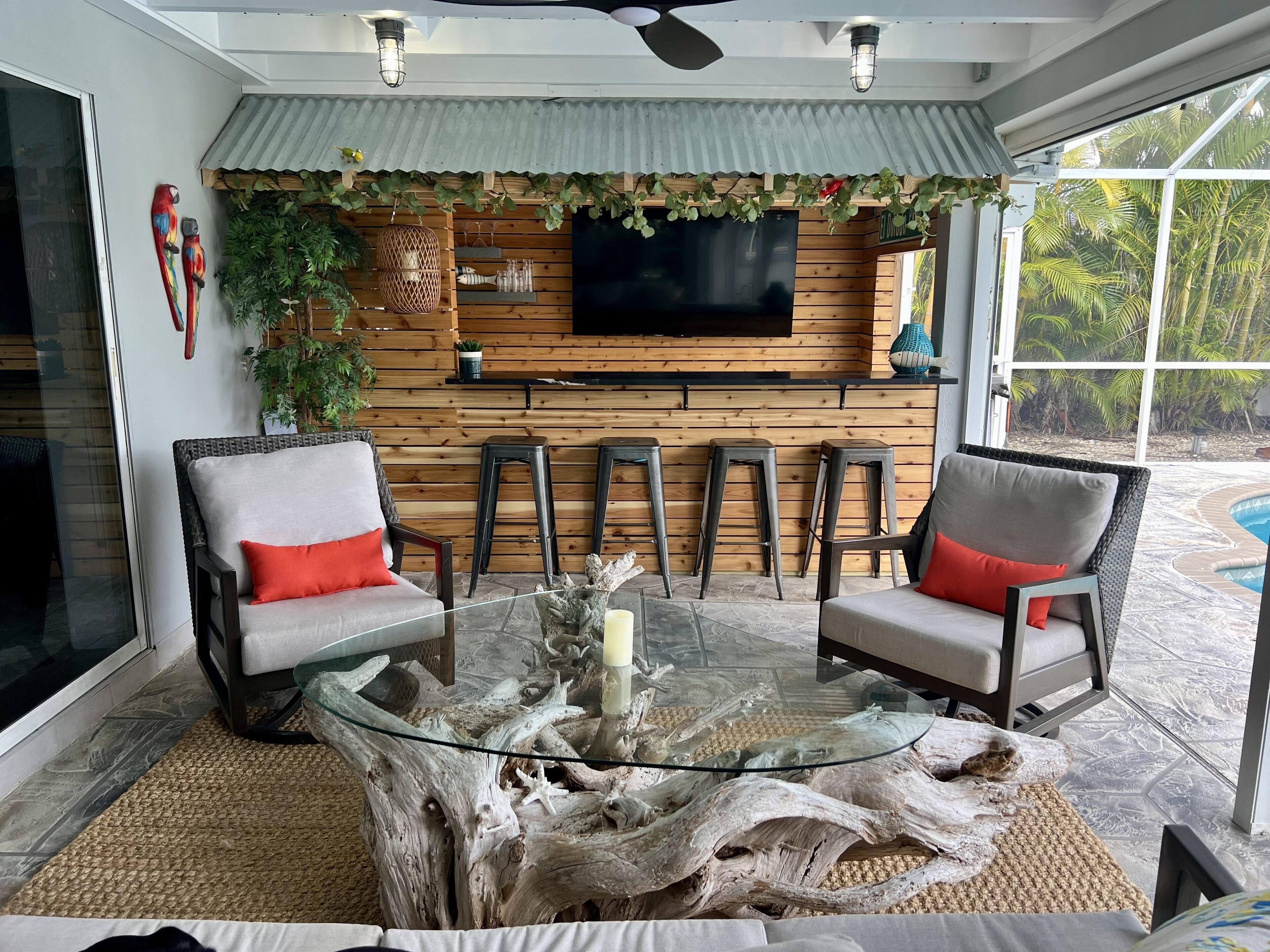 Super comfy Yacht Club home with all amenities!