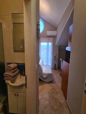 1 bedroom, WiFi, bed sheets - Villa Neda - Superior One Bedroom Apartment with Balcony - 2 (Vodice)