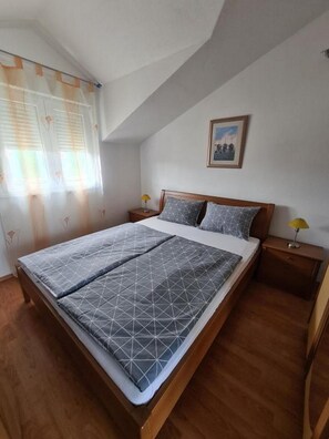 1 bedroom, WiFi, bed sheets