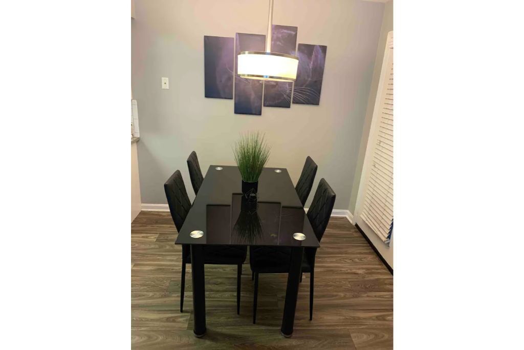 2-bed room, 2-bathroom, T.V in EVERY-ROOM!