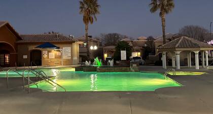 Perfect Home for Families-Dogs/Pool/Gated Community w/Security & Many Amenities!