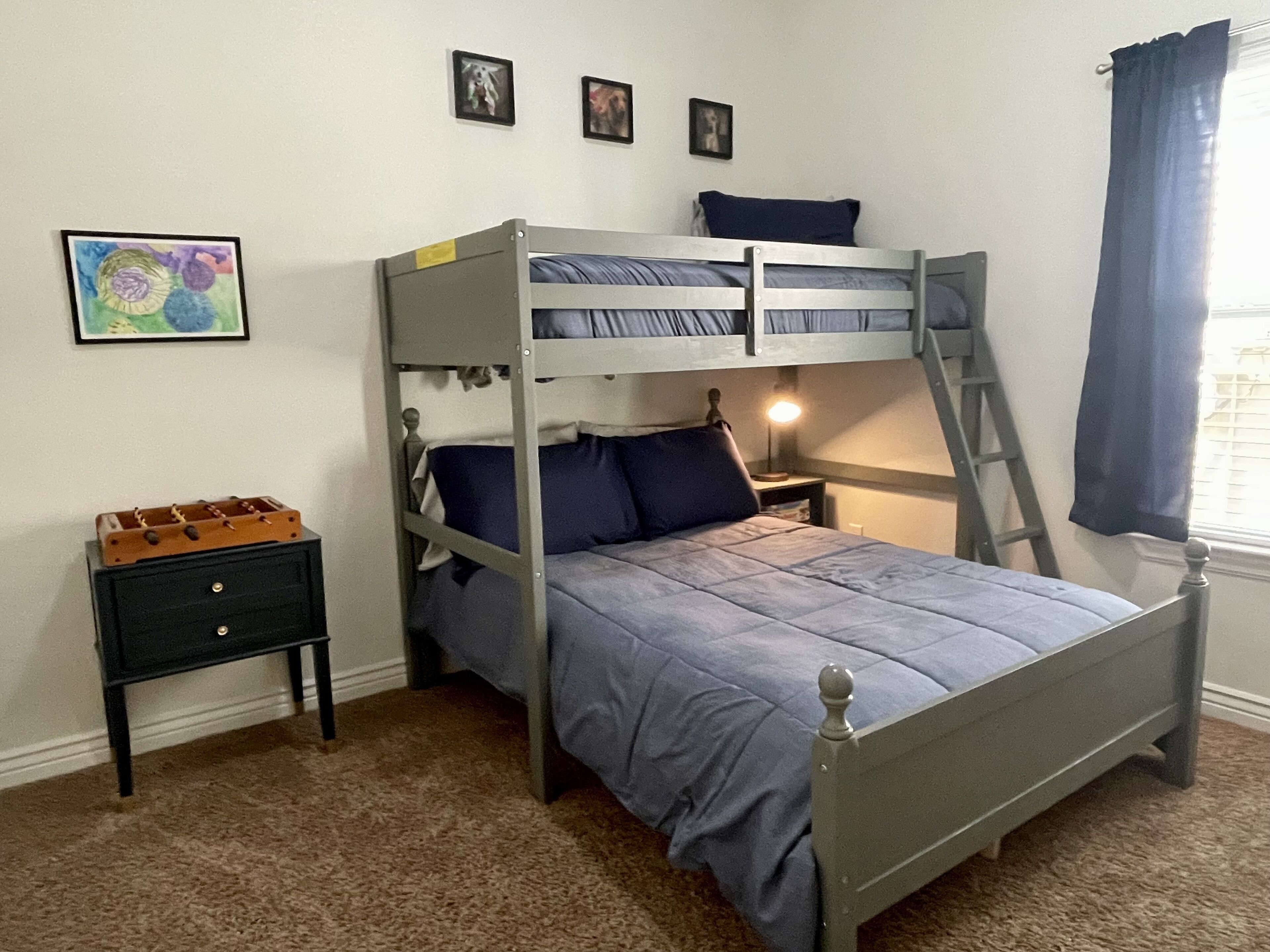 3 Schlafzimmer, Schreibtisch, Bügeleisen/Bügelbrett, Reisekinderbett