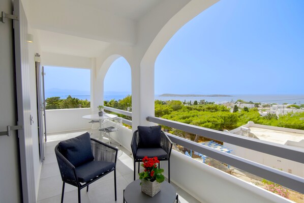 Exclusive Suite | Terrace/patio - Alexander Suites (Paros)