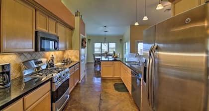 Stunning house with a view of windmills and San Gorgonio Mountains, spa and pool