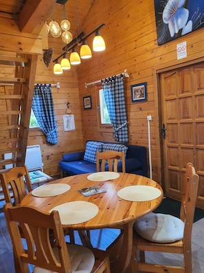 Dining - Chalet bois Munster in Alsace close to shops-tourism-Colmar (Munster)