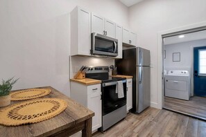 Fridge, microwave, oven, stovetop - This townhouse is a 1 bedroom(s), 1 bathrooms, located in Wichita, KS. (Wichita)