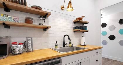 This townhouse is a 1 bedroom(s), 1 bathrooms, located in Wichita, KS.