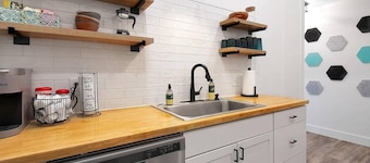 This townhouse is a 1 bedroom(s), 1 bathrooms, located in Wichita, KS.