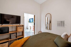 1 bedroom, desk, iron/ironing board, free WiFi