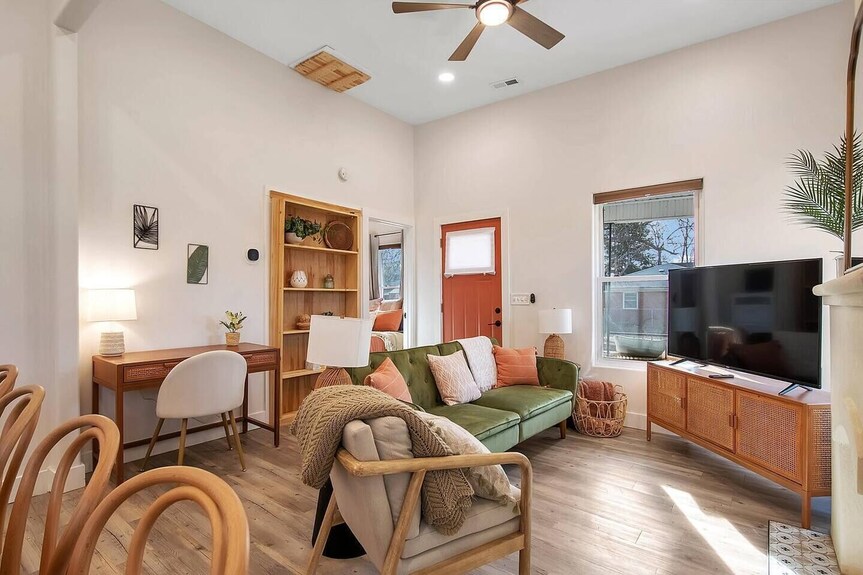 This Townhouse Is A 1 Bedroom(s), 1 Bathrooms, Located In Wichita, Ks. - Wichita, KS