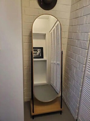 Interior - Spacious studio with yard, 2 min from 51 freeway (Phoenix)